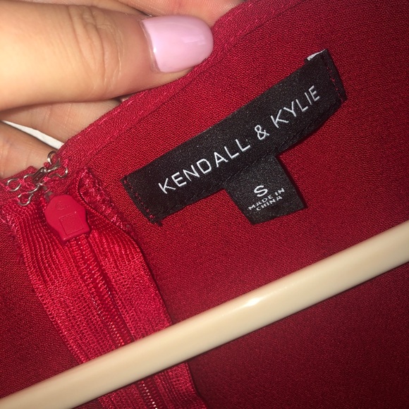 Gorgeous Kendall & Kylie romper ❤️ - Picture 4 of 7